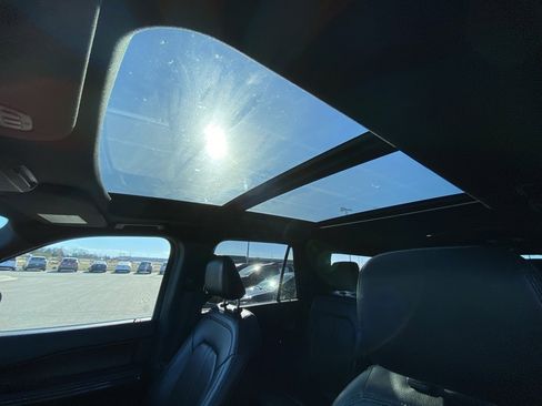 Used 2021 Ford Expedition Max Limited image 25