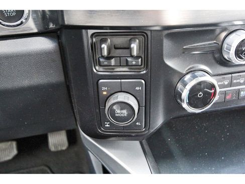 Used 2025 Ford F250 Lariat w/ FX4 Off-Road Package image 27