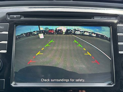 Used 2016 Nissan Maxima SR FWD image 4