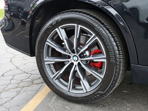 Used 2022 BMW X5 xDrive40i w/ M Sport Package AWD/4WD image 6