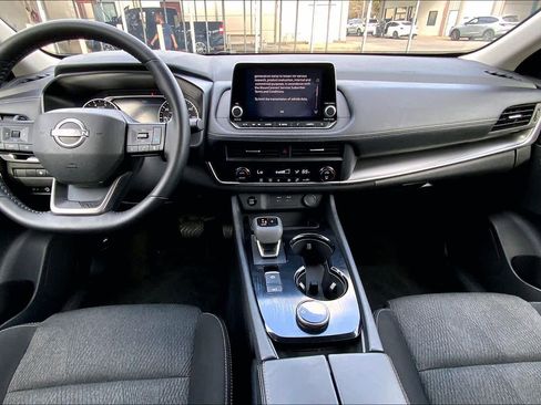 Used 2025 Nissan Rogue SV AWD/4WD image 15