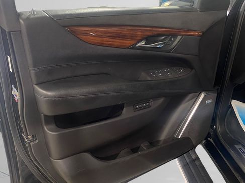 Used 2015 Cadillac Escalade Premium AWD/4WD image 18