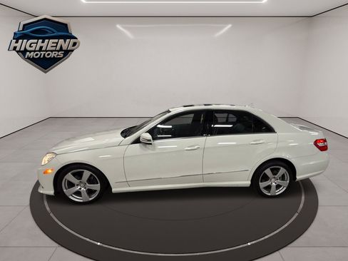 Used 2011 Mercedes-Benz E 350 4MATIC Sedan image 4