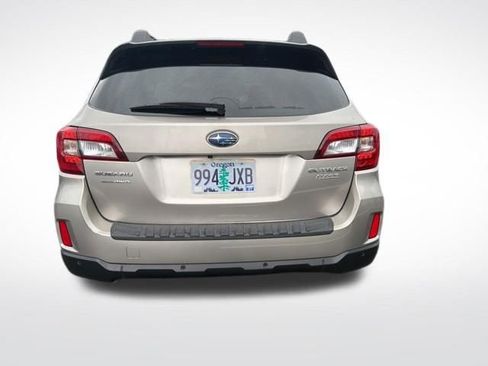 Used 2017 Subaru Outback 2.5i Limited image 9