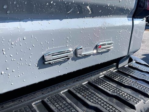 Used 2025 GMC Sierra 2500 SLE w/ SLE Value Package; image 7