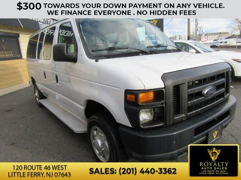Used 2011 Ford E-150 and Econoline 150 XLT image 3