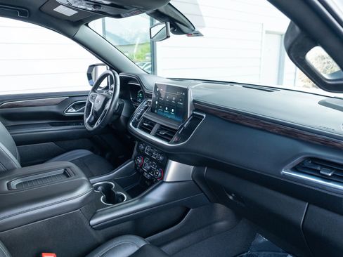 Used 2022 Chevrolet Suburban Z71 AWD/4WD image 25