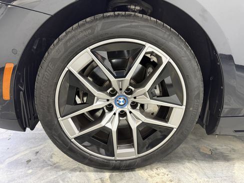 Used 2024 BMW i5 eDrive40i w/ M Sport Package image 30