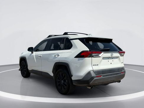 Used 2019 Toyota RAV4 Limited w/ Advanced Technology Package FWD image 3