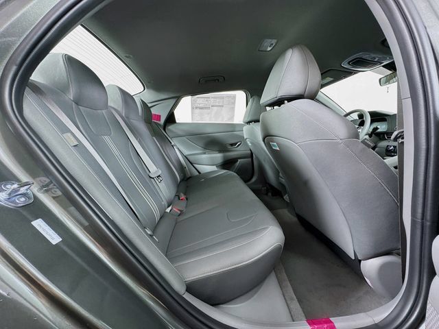 Certified 2025 Hyundai Elantra Sport FWD image 40