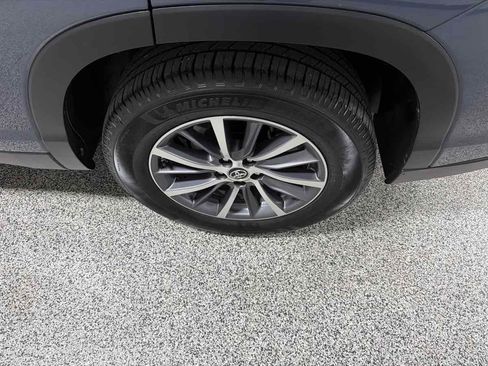 Used 2019 Toyota Highlander XLE image 44