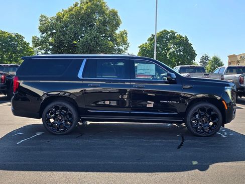 New 2026 GMC Yukon XL Denali Ultimate AWD/4WD image 7