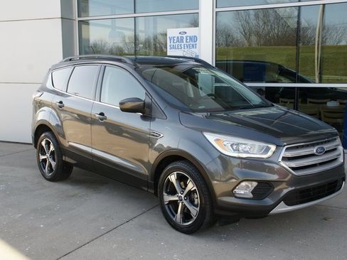 Used 2018 Ford Escape SEL image 2