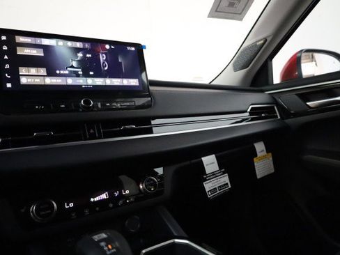 New 2025 Mitsubishi Outlander SE image 10