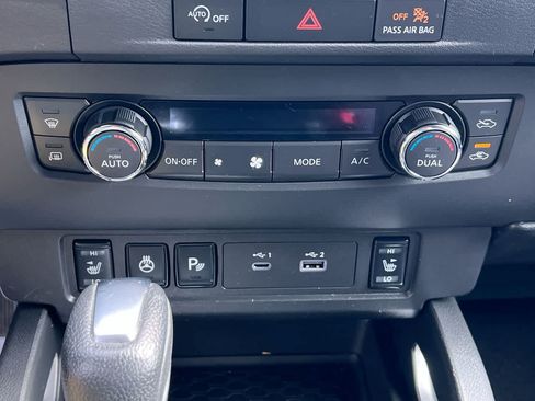 Used 2024 Nissan Frontier SV w/ SV Convenience Package AWD/4WD image 19