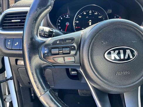 Used 2016 Kia Sorento SX image 16