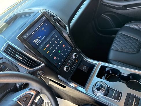 Used 2024 Ford Edge Titanium AWD/4WD image 15