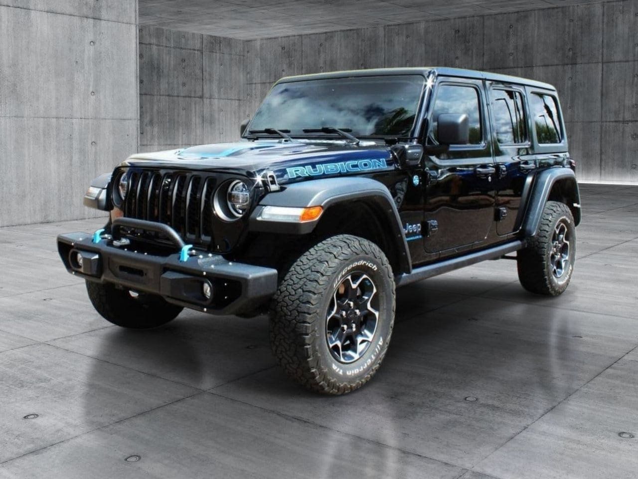 Used 2021 Jeep Wrangler Unlimited Rubicon 4xe w/ Cold Weather Group AWD/4WD image 9
