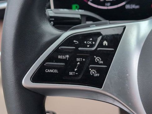 Used 2025 Mercedes-Benz C 300 Sedan image 20