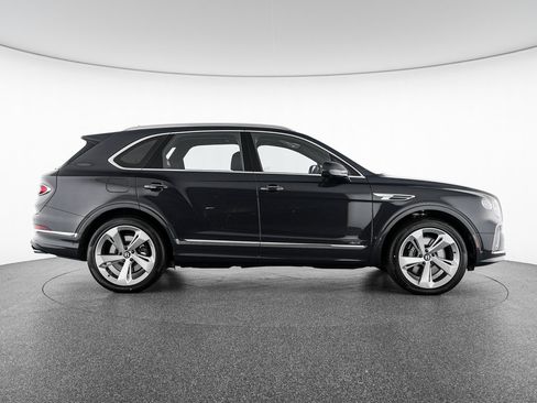 New 2026 Bentley Bentayga AWD/4WD image 6