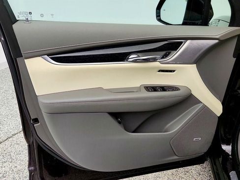 Used 2021 Cadillac XT6 Premium Luxury FWD image 11