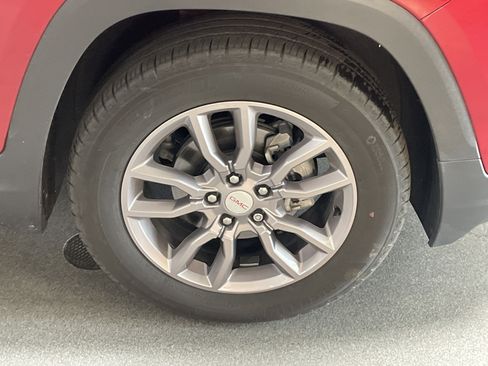 Used 2024 GMC Terrain SLT AWD/4WD image 6