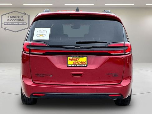 Used 2025 Chrysler Pacifica Limited AWD/4WD image 5