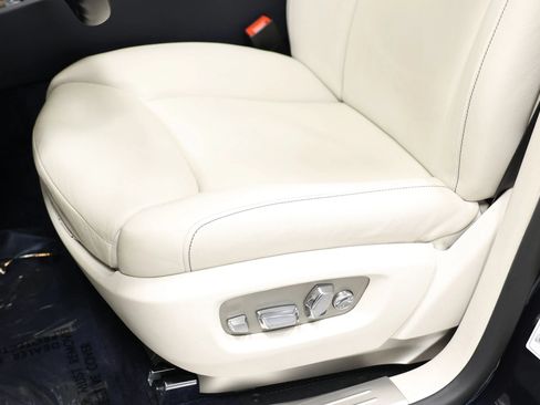Used 2015 Rolls-Royce Ghost RWD image 18