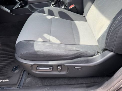 Used 2021 Toyota Tacoma TRD Sport AWD/4WD image 25