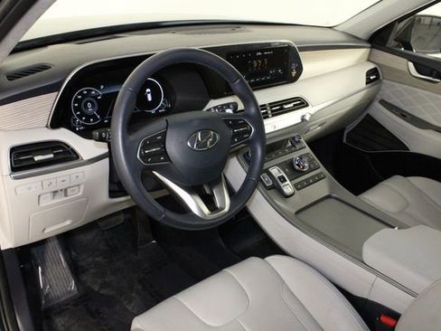 Used 2022 Hyundai Palisade Calligraphy image 25