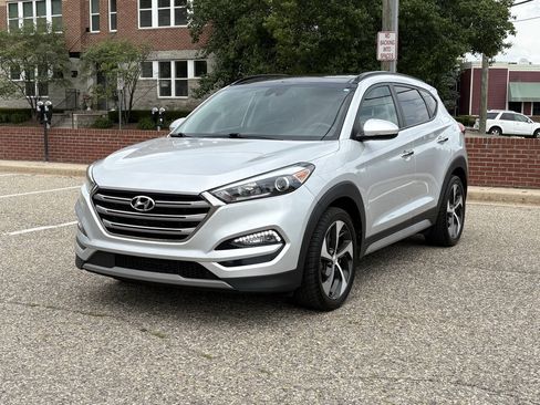 Used 2018 Hyundai Tucson Limited w/ Ultimate Package 02 FWD image 3