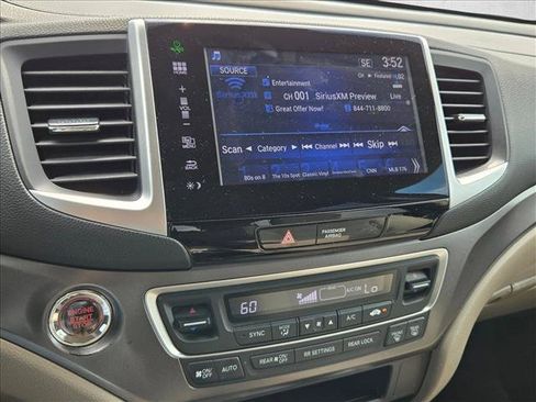 Used 2016 Honda Pilot EX image 11