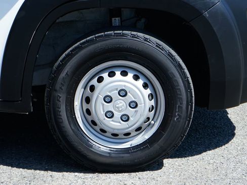 Used 2024 RAM ProMaster 2500 w/ Safety Group image 39