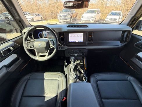 Used 2023 Ford Bronco Badlands w/ Sasquatch Package image 32