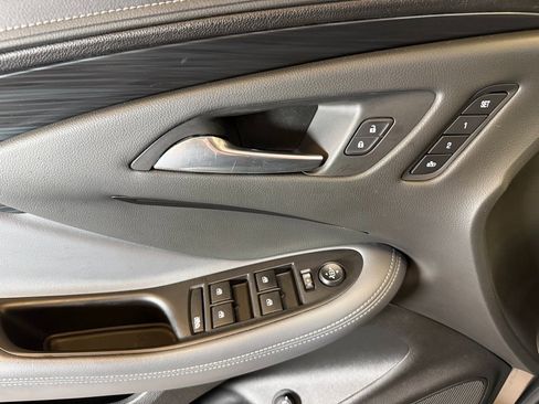 Used 2019 Buick Envision Essence image 18