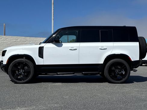 New 2025 Land Rover Defender 110 X-Dynamic SE image 2