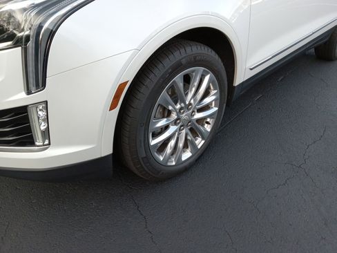 Used 2017 Cadillac XT5 Platinum image 6