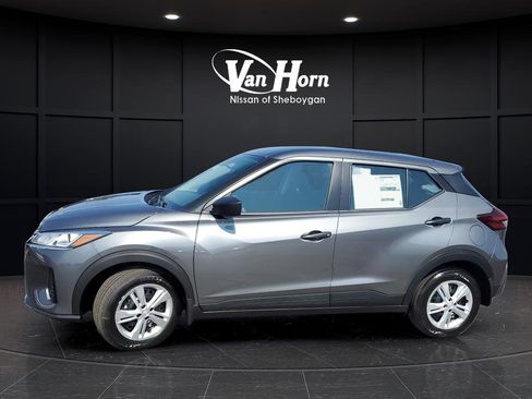 New 2025 Nissan Kicks Play S image 10