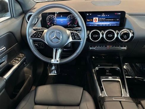 Certified 2025 Mercedes-Benz GLA 250 image 28