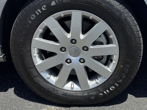 Used 2015 Chrysler Town & Country Touring FWD image 9