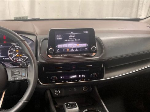 Certified 2023 Nissan Rogue SV w/ SV Premium Package image 18