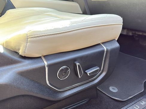 Used 2019 Ford Expedition Max Platinum image 44