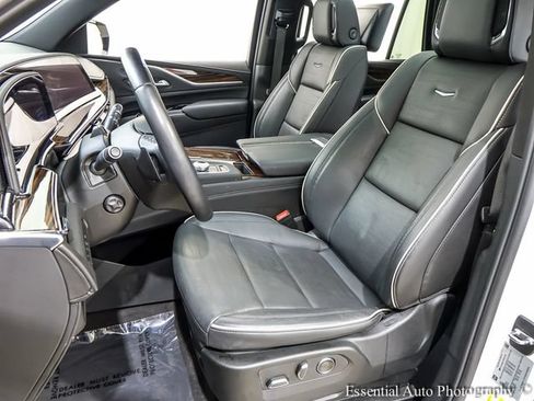Certified 2024 Cadillac Escalade Premium Luxury AWD/4WD image 9