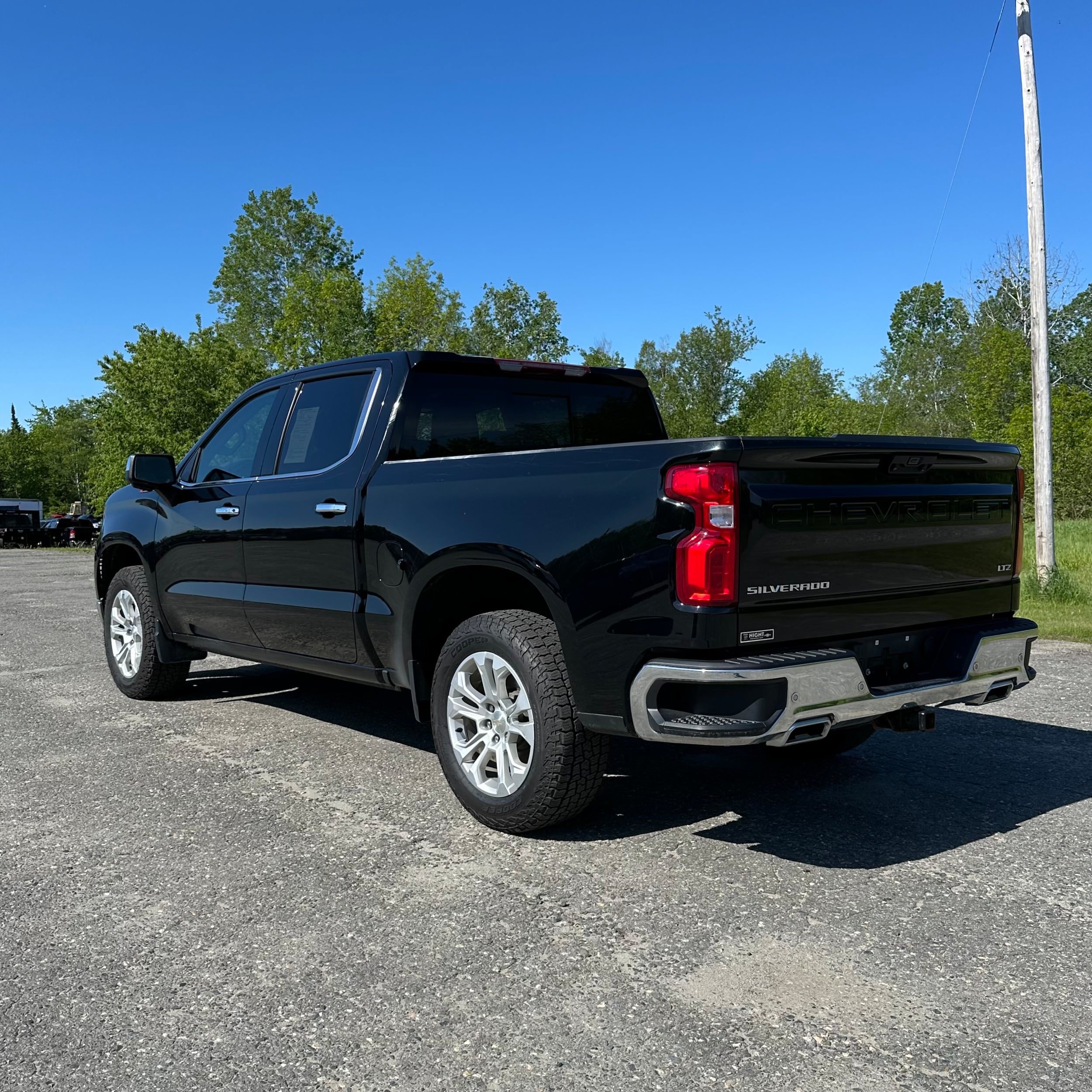 Used 2022 Chevrolet Silverado 1500 LTZ w/ LTZ Premium Package AWD/4WD image 5
