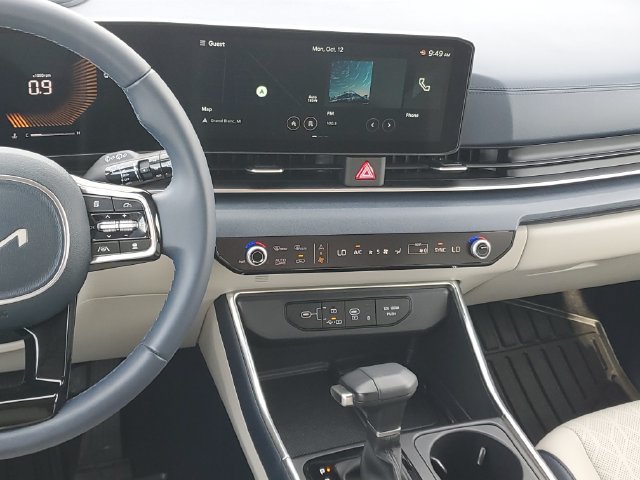Certified 2026 Kia Carnival EX FWD image 14
