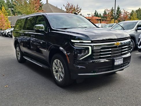 New 2026 Chevrolet Suburban Premier image 7