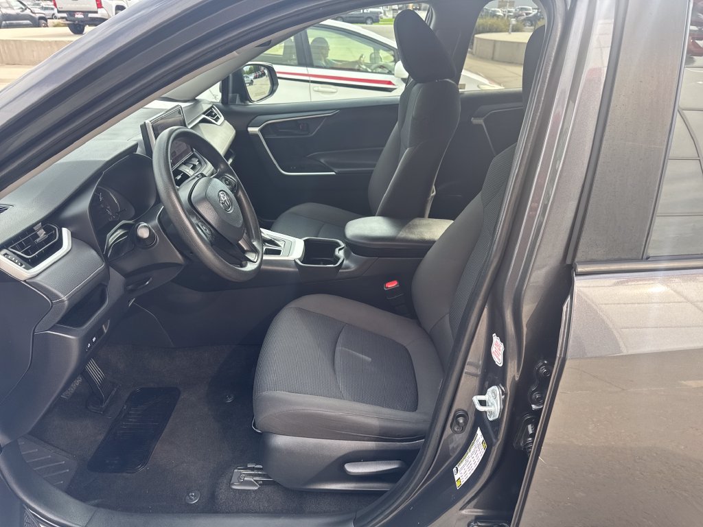 Used 2024 Toyota RAV4 LE AWD/4WD image 10