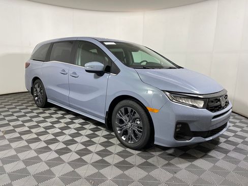New 2026 Honda Odyssey Touring image 6