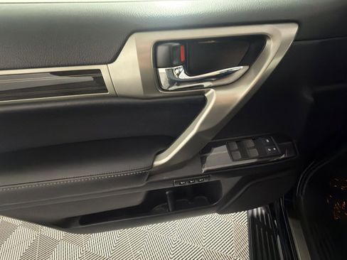 Used 2020 Lexus GX 460 Premium image 15