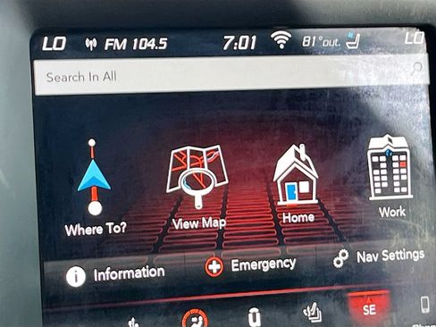 Used 2018 Dodge Durango SRT w/ Technology Group AWD/4WD image 13